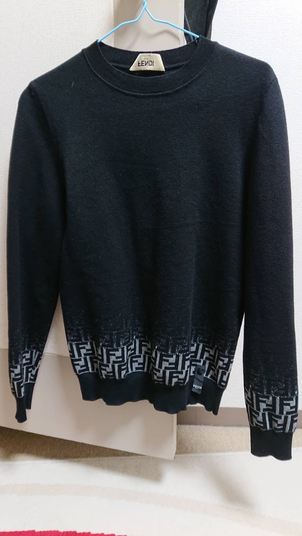 グラデーションセーター