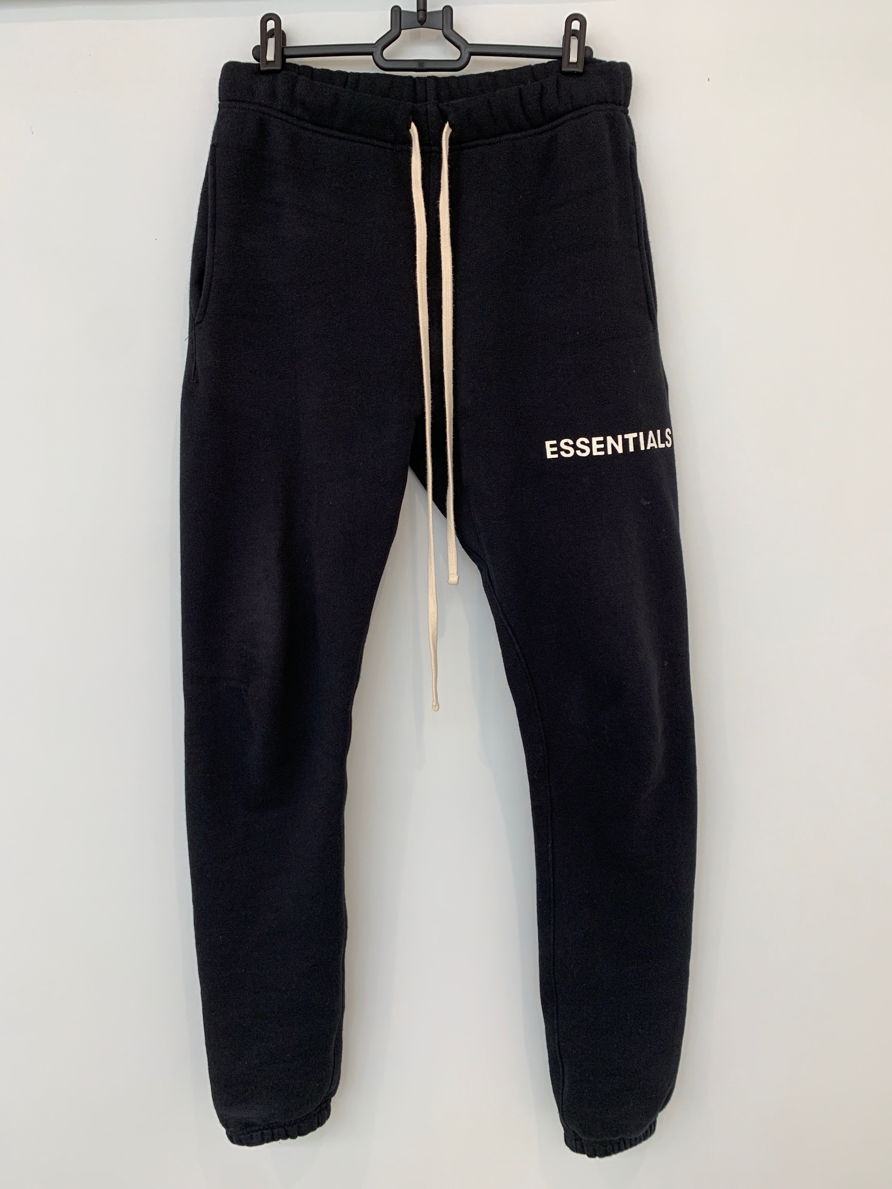 FEAR OF GOD Essentials Graphic Sweatpants "Black"