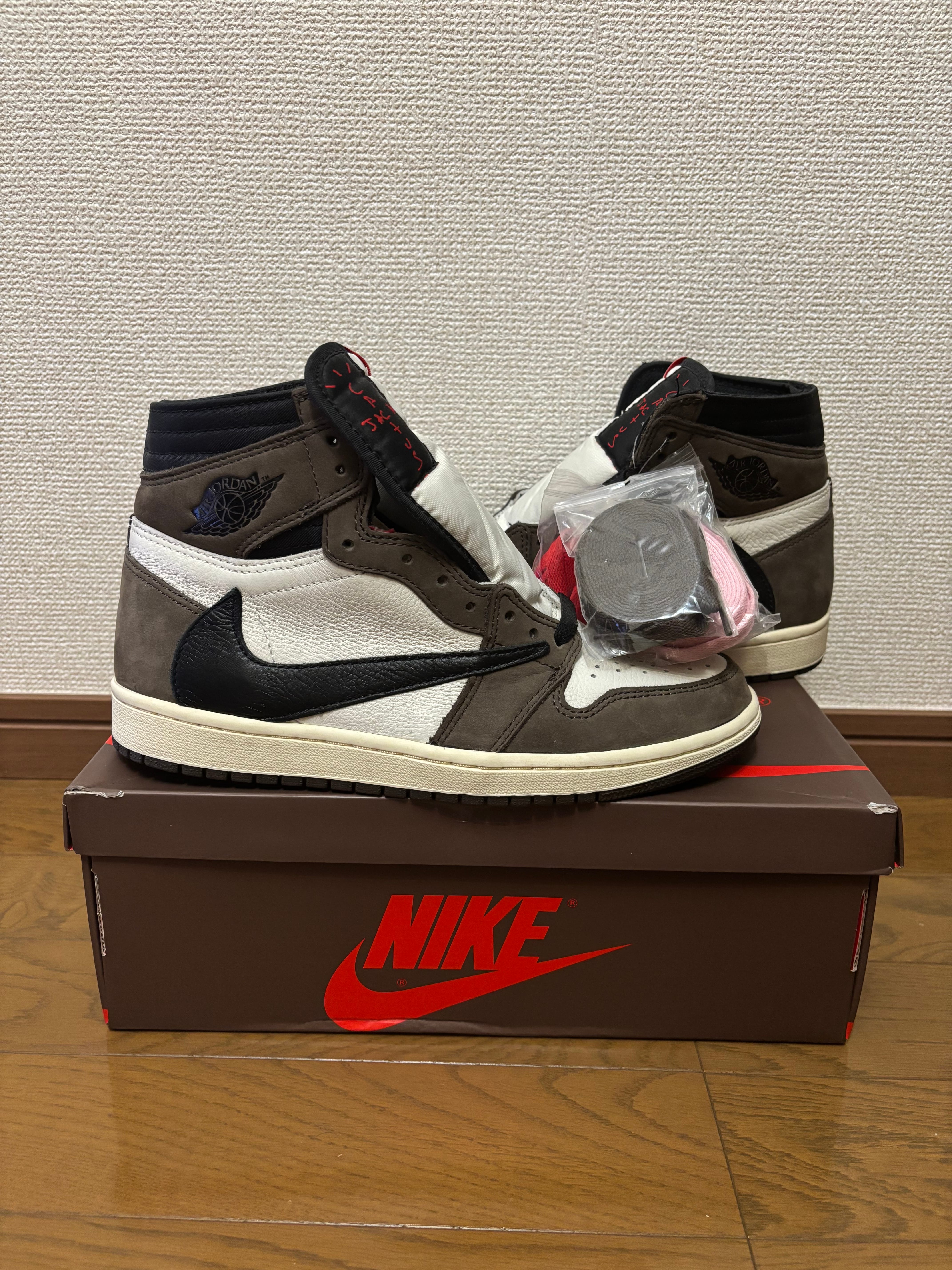 Travis Scott × Nike Air Jordan 1 Retro High OG TS SP 