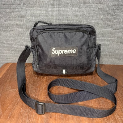 Supreme 19SS Shoulder Bag "Black"