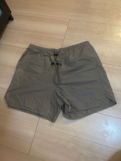 FEAR OF GOD ESSENTIALS VOLLEY SHORT "Pistachio"