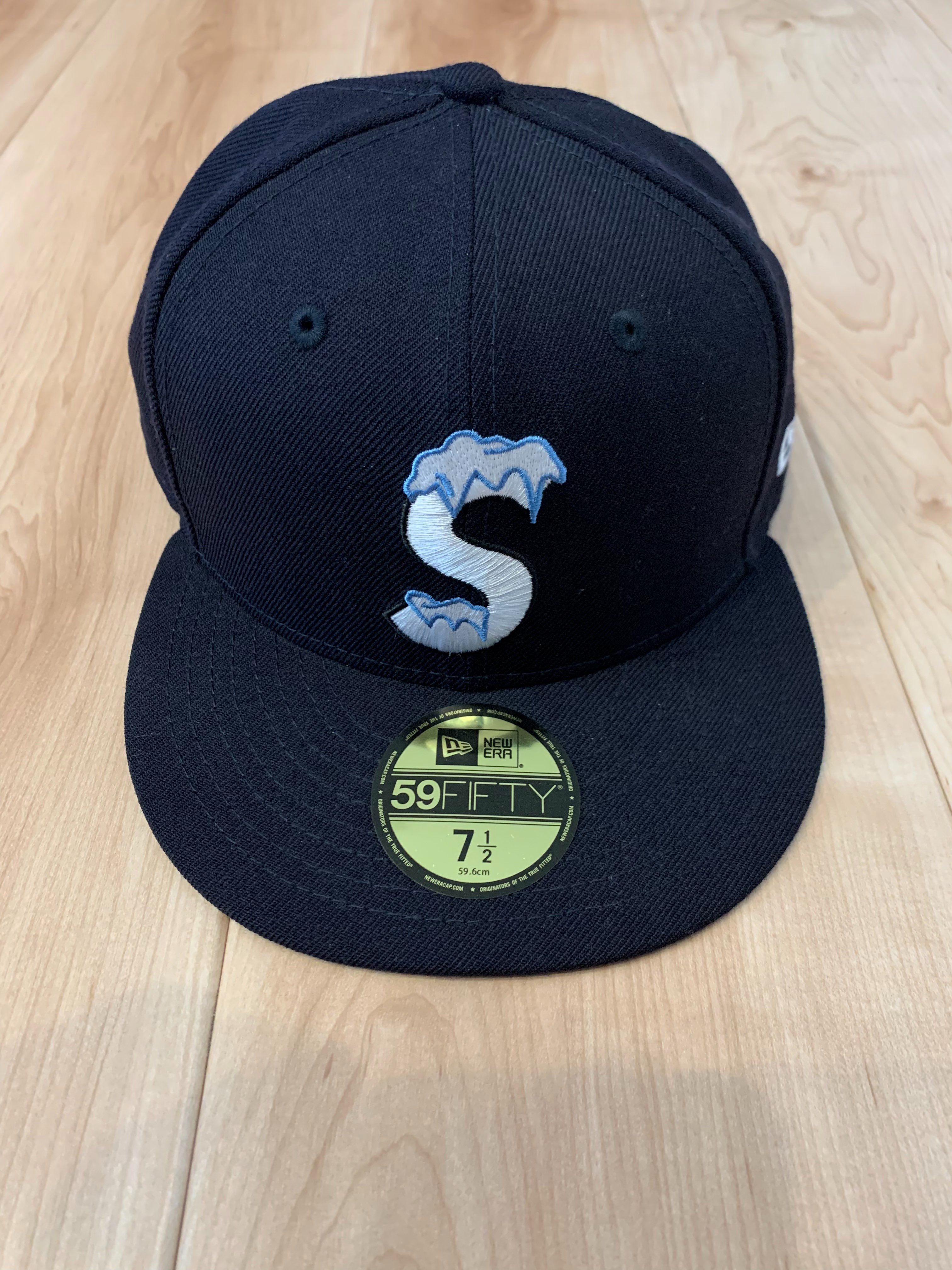 Supreme S Logo New Era® "Navy" (20FW)