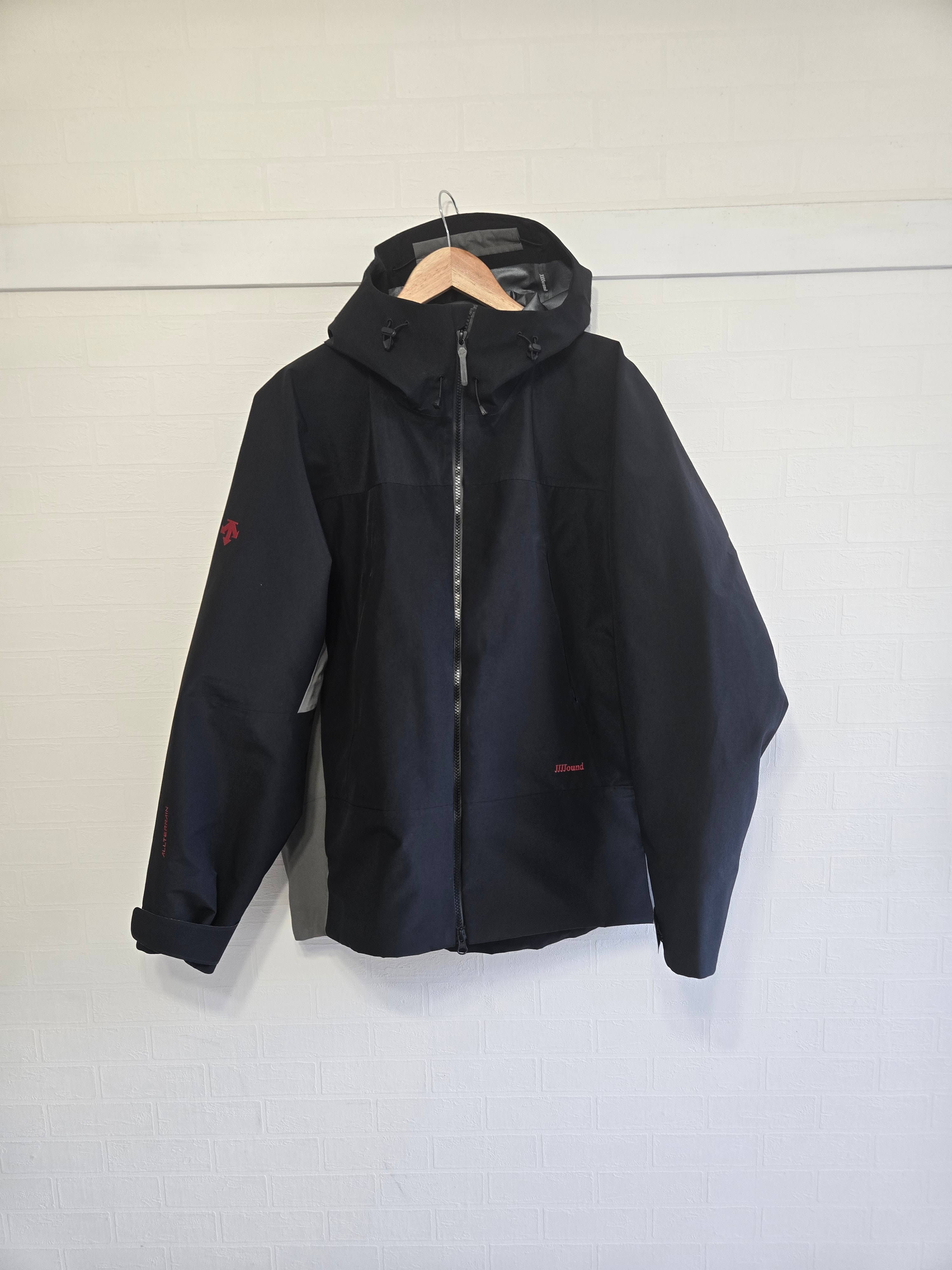 JJJJound x DESCENTE ALLTERRAIN Hardshell Parka "Black"