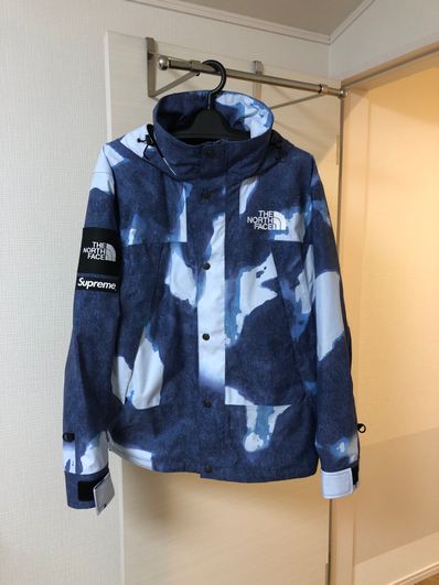 Supreme x The North Face Bleached Denim Print Mountain Jacket "Indigo"