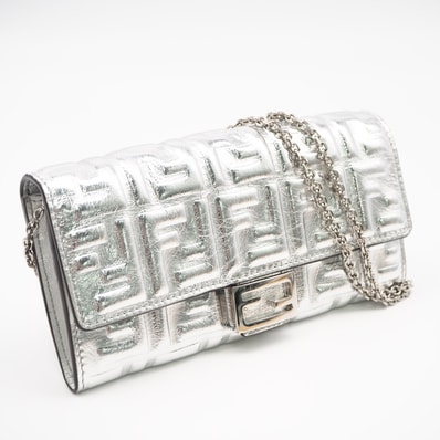 極美品 FENDI フェンディ ズッカ チェーンウォレット 8M0365 2wayショルダーバッグ シルバー カーフレザー レディース