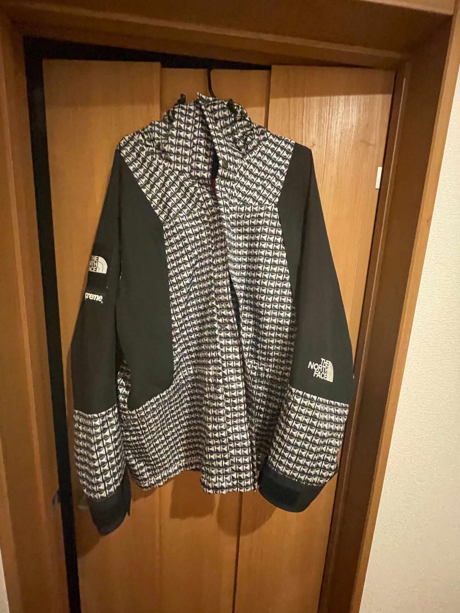 Supreme x The North Face Studded Mountain Light Jacket "Black"