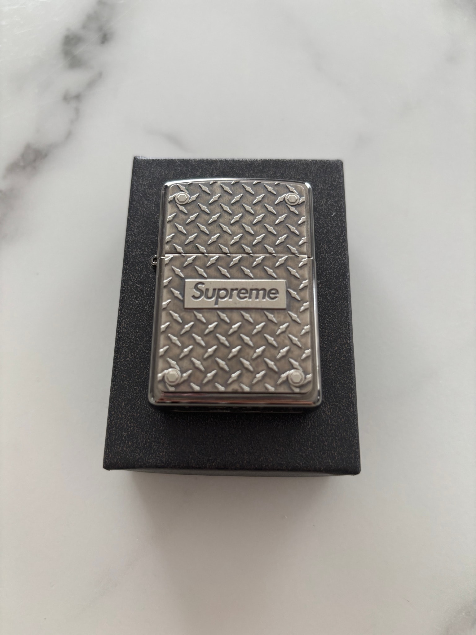 Supreme Diamond Plate Zippo® "Metal"