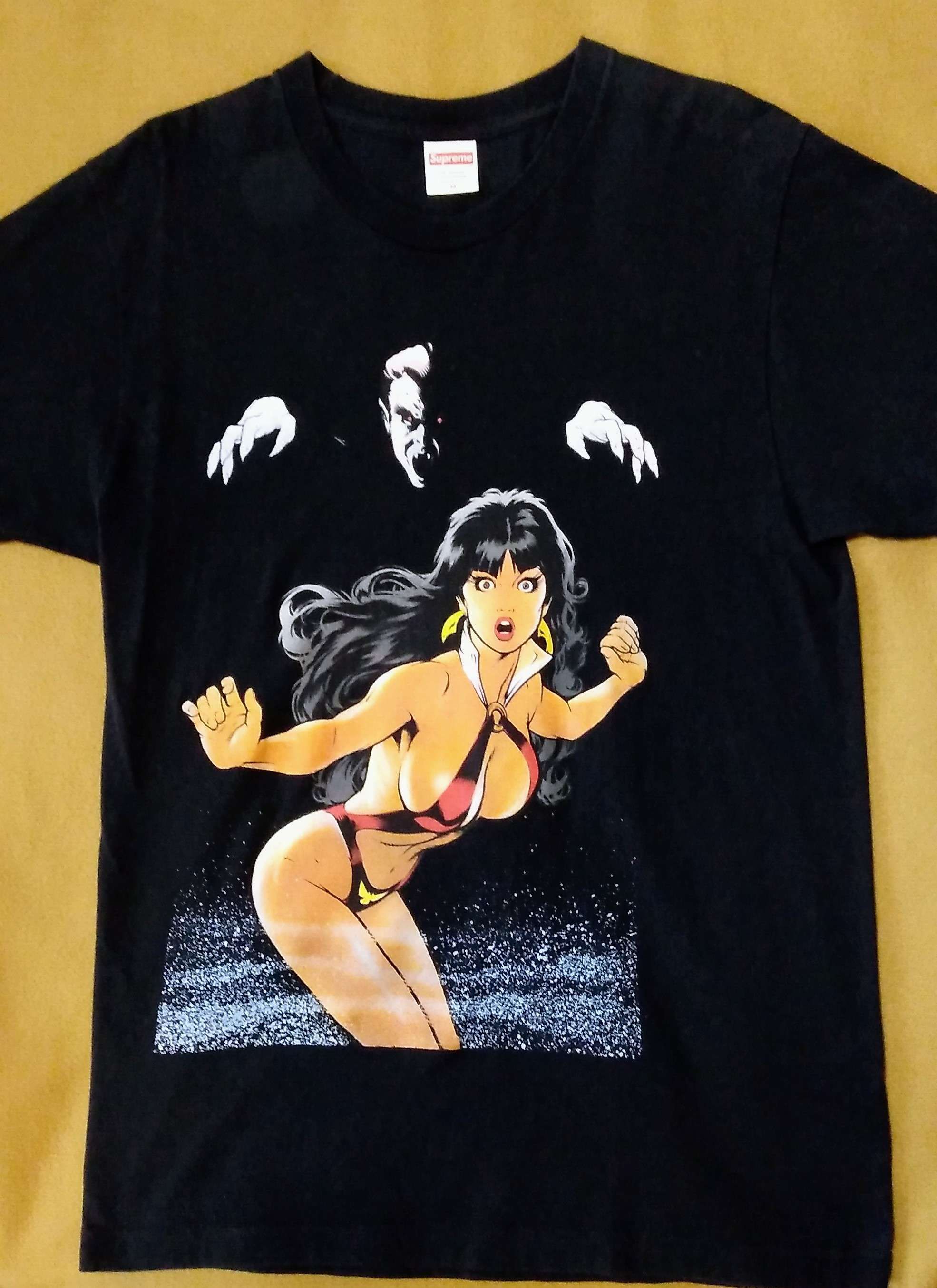 Supreme 17SS Vampirella Tシャツ