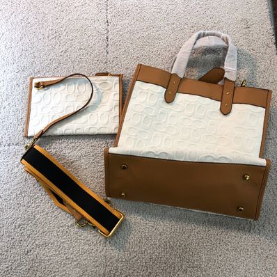 Coach Field Tote Bag Signature Canvas "Ivory"