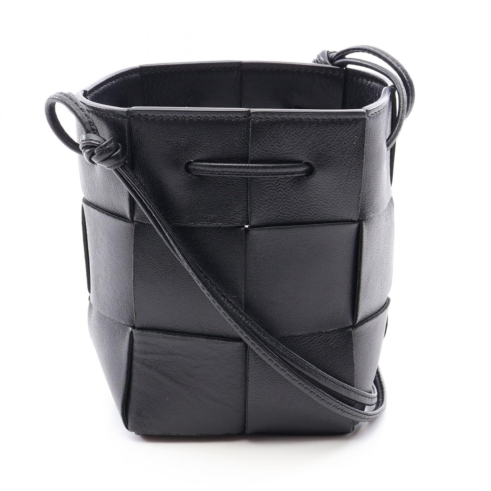 ボッテガヴェネタ BOTTEGA VENETA カセット ミニ クロスボディ バケット ショルダーバッグ バッグ レザー レディース ブラック系 【中古】
