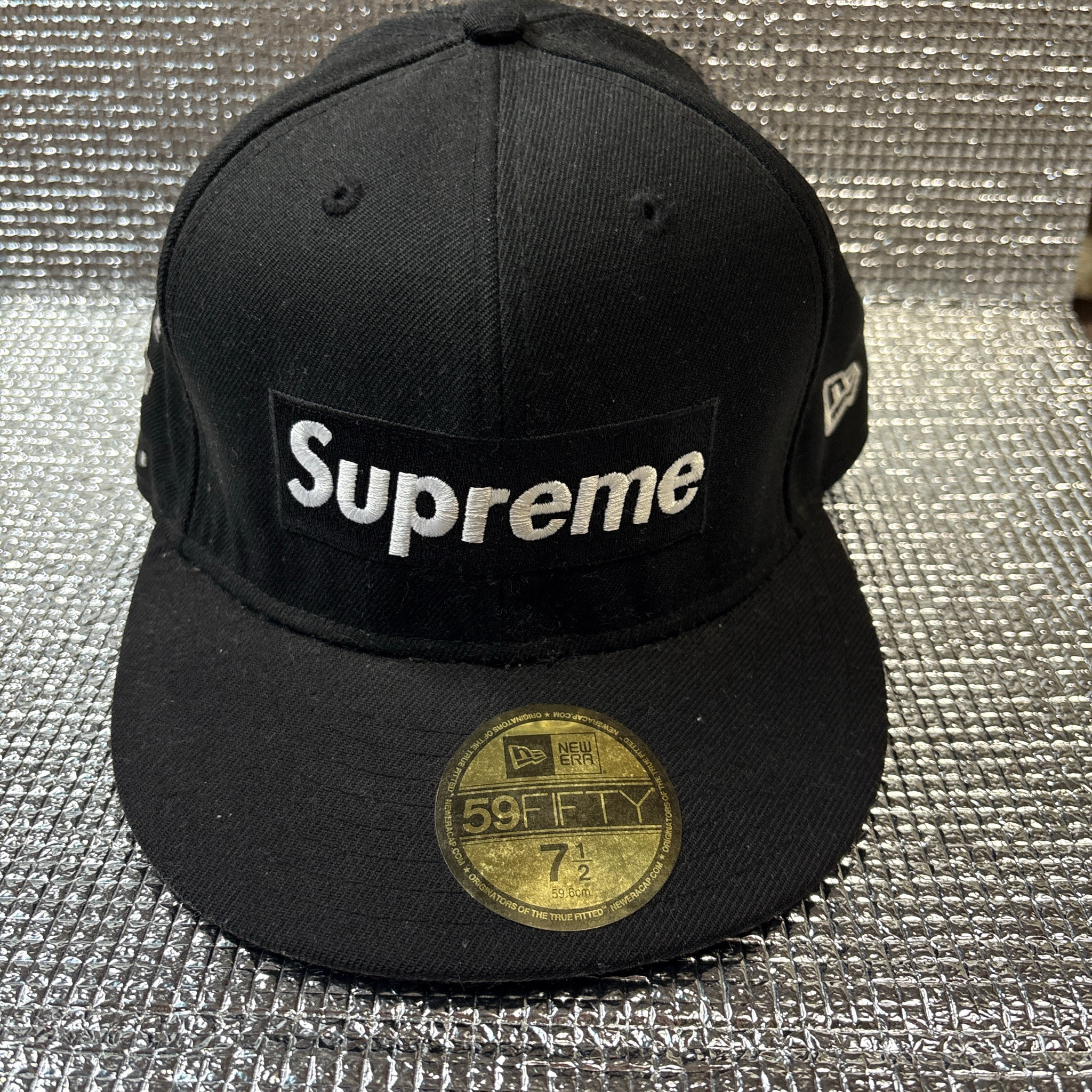 Supreme 1994 D.G.A.F Box Logo New Era 10SSブラック