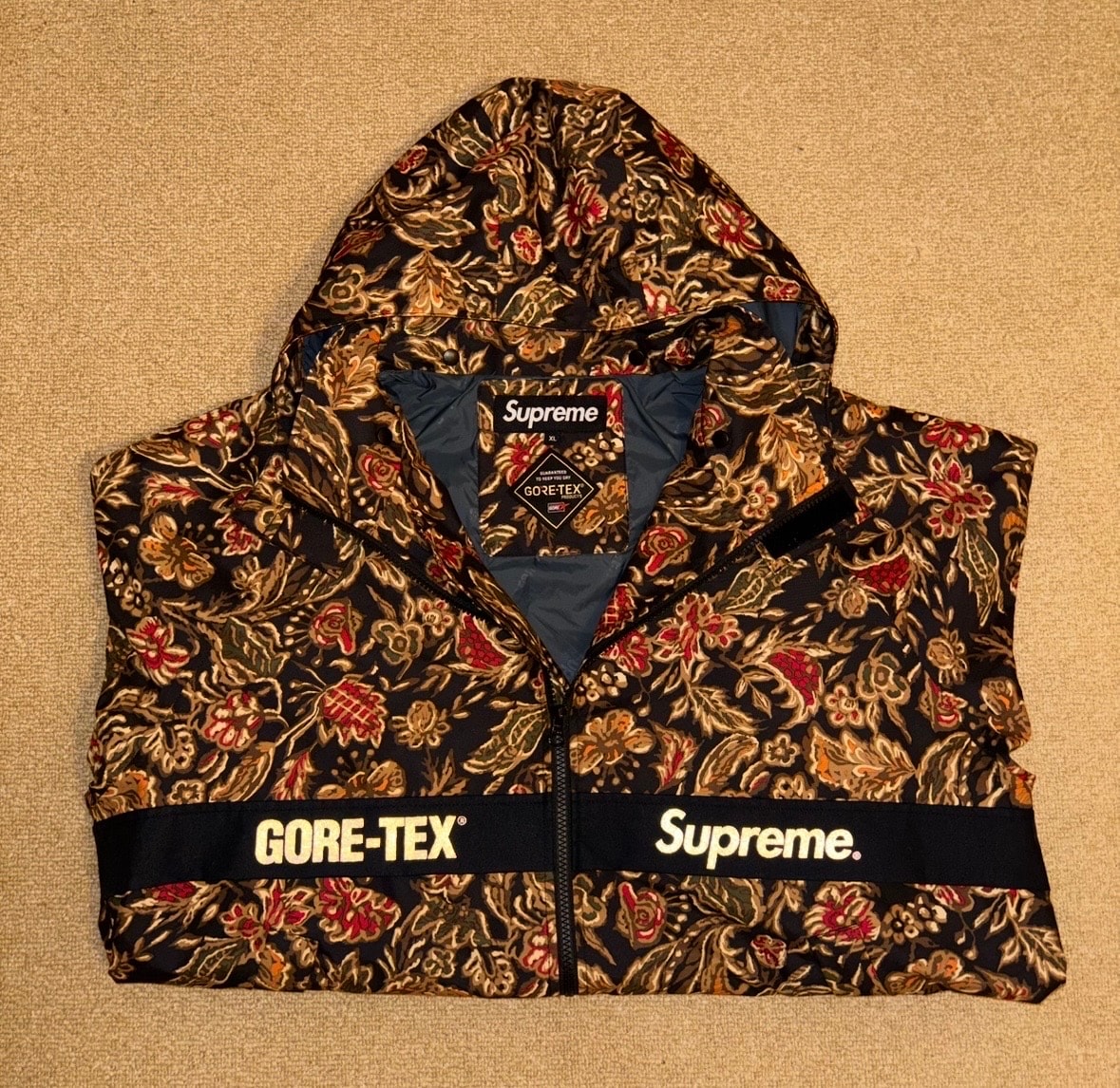 Supreme GORE-TEX Court Jacket 