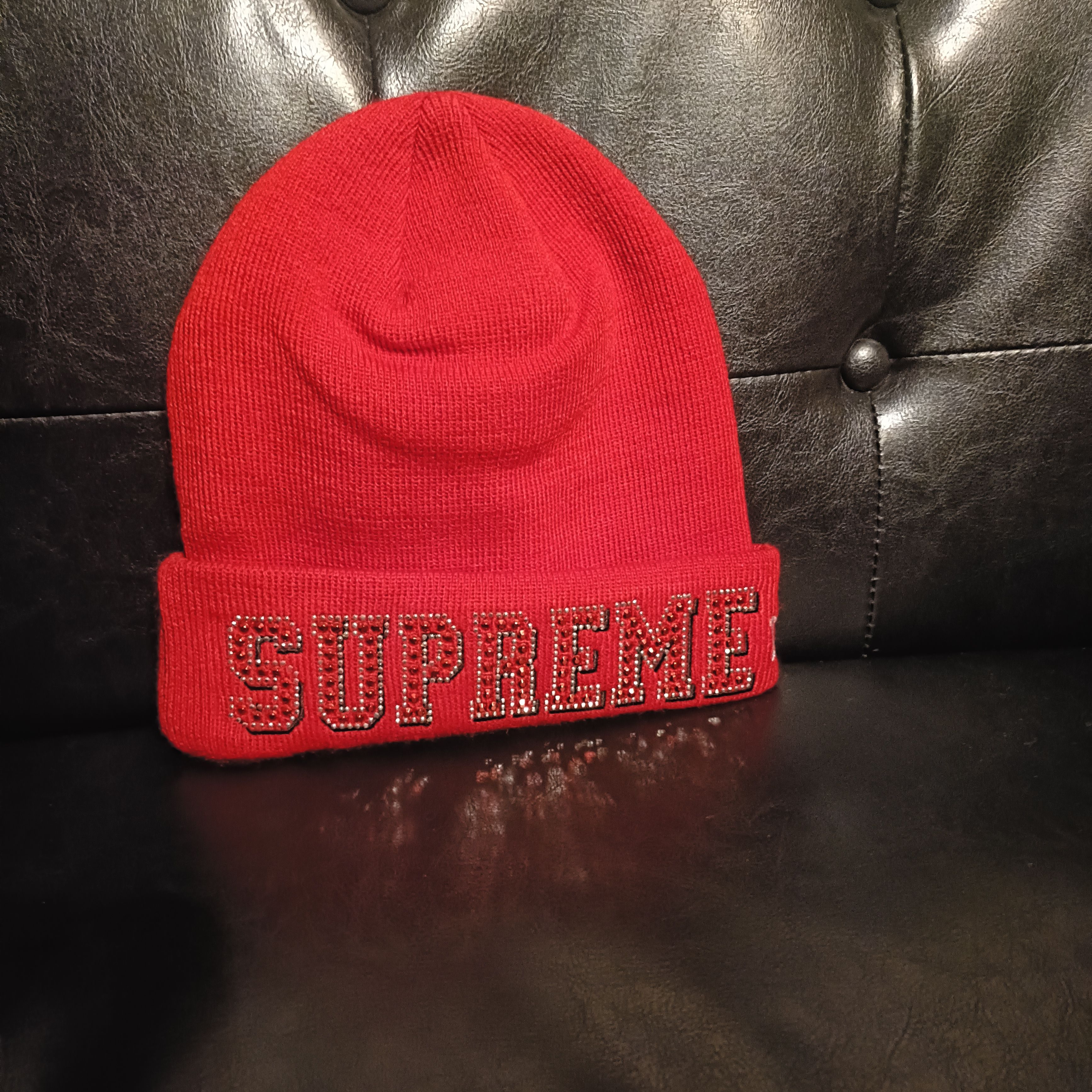 Supreme New Era® Gems Beanie "Red"