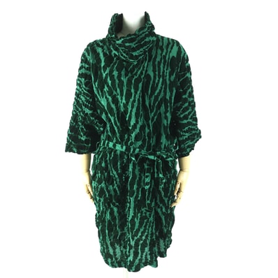 極美品 ミーイッセイミヤケ
ワンピース グリーン系 レディース ー(約LLサイズ相当) MI14FT761