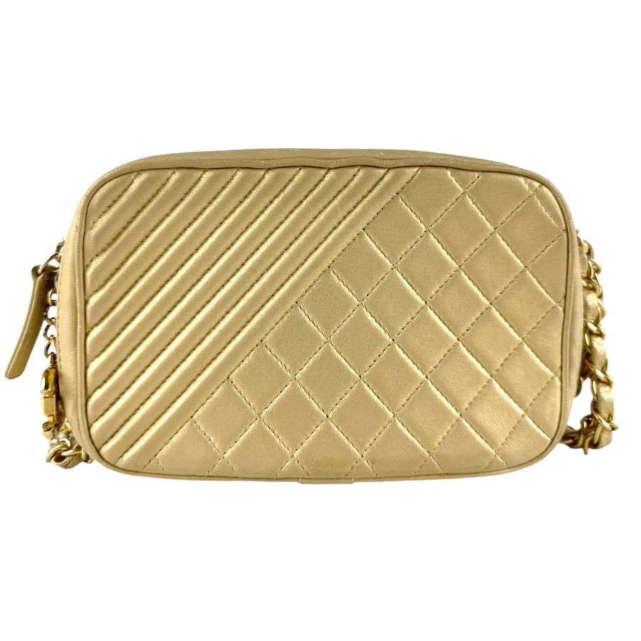 シャネル CHANEL ショルダーバッグ レザー ゴールド レディース【中古】 z8574