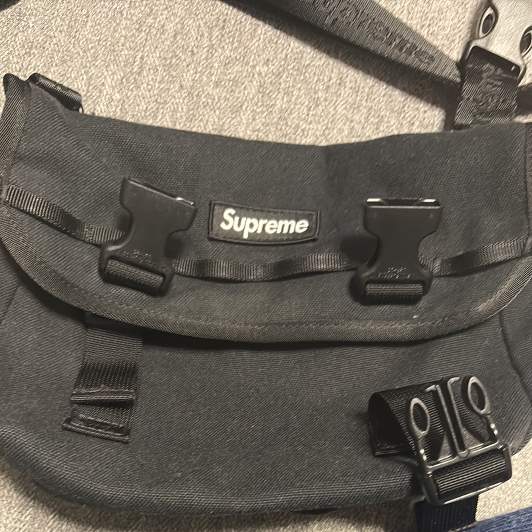 Supreme 2022ss Small Messenger Bag 