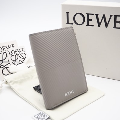 美品 LOEWE ロエベ テクスチャードクラシックカーフ スリム コンパクト ウォレット シェルグレー C779W73X01 二つ折り財布 グレー レザー レディース