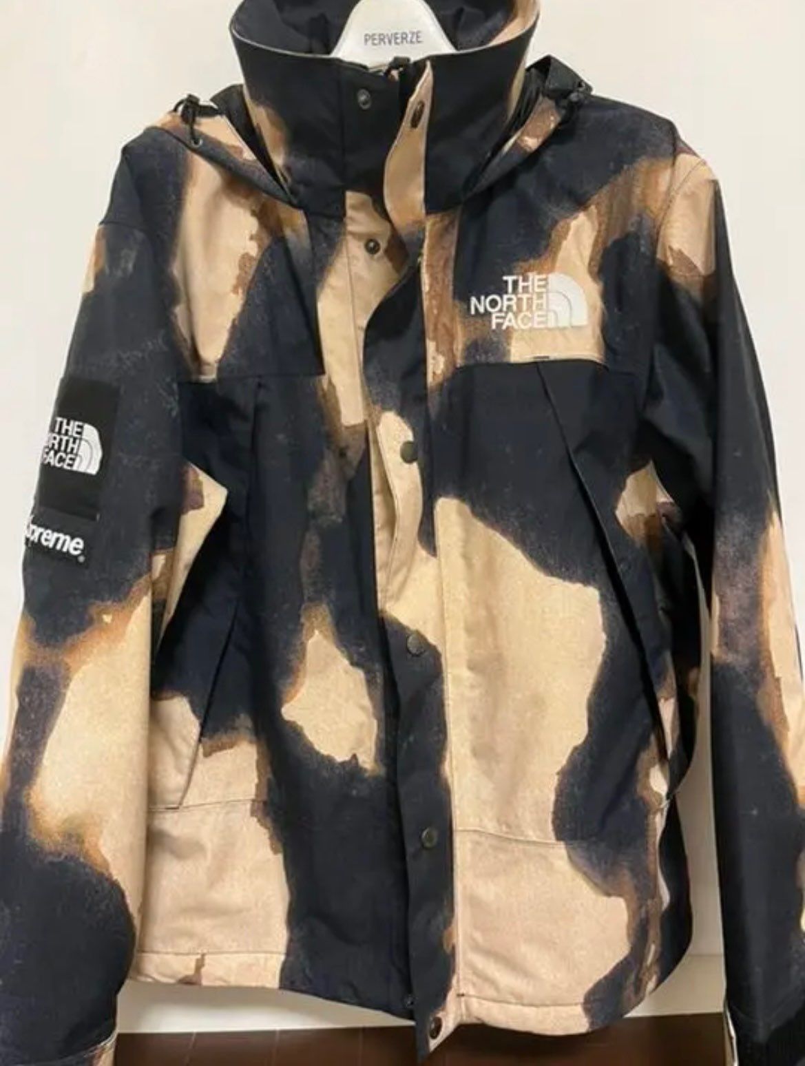 Supreme x The North Face Bleached Denim Print Mountain Jacket "Black"