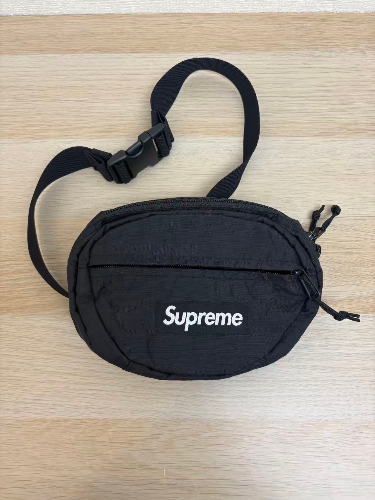 Supreme Velvet Mini Pouch 