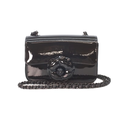 シャネル AS4388 ソーブラック シングルフラップ パテント カメリア スモールチェーンバッグ W20