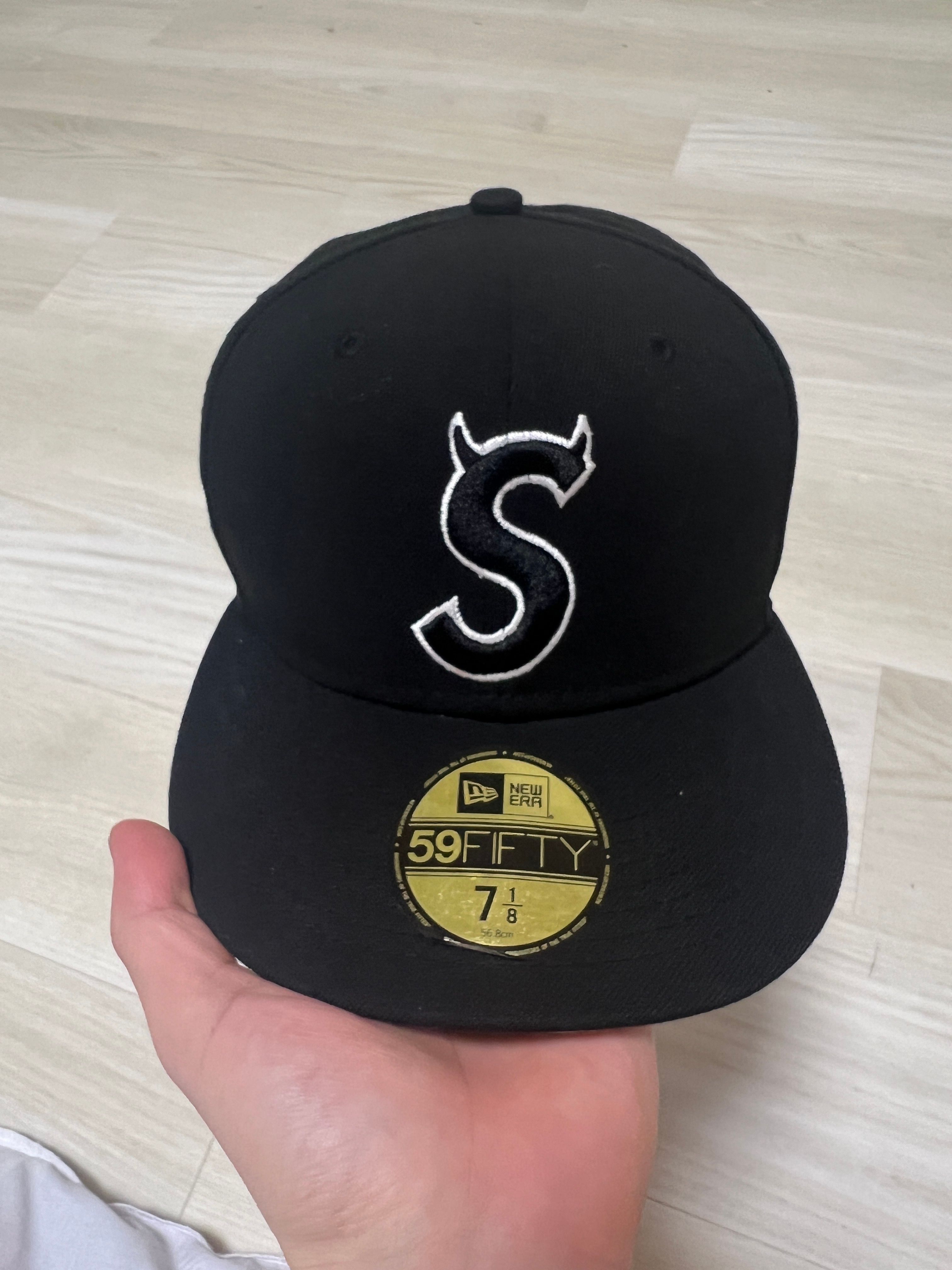 Supreme S Logo New Era "Black" (22FW)