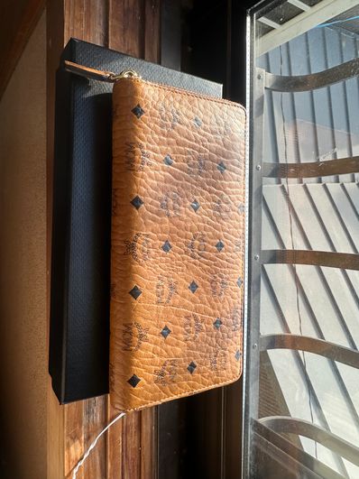 MCM AREN ZIPPED WALLET LARGE "COGNAC"