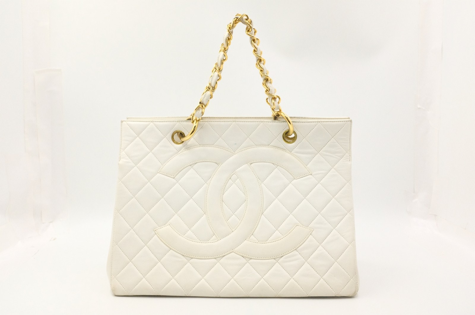 シャネル マトラッセ チェーントートバッグ ホワイト レザー