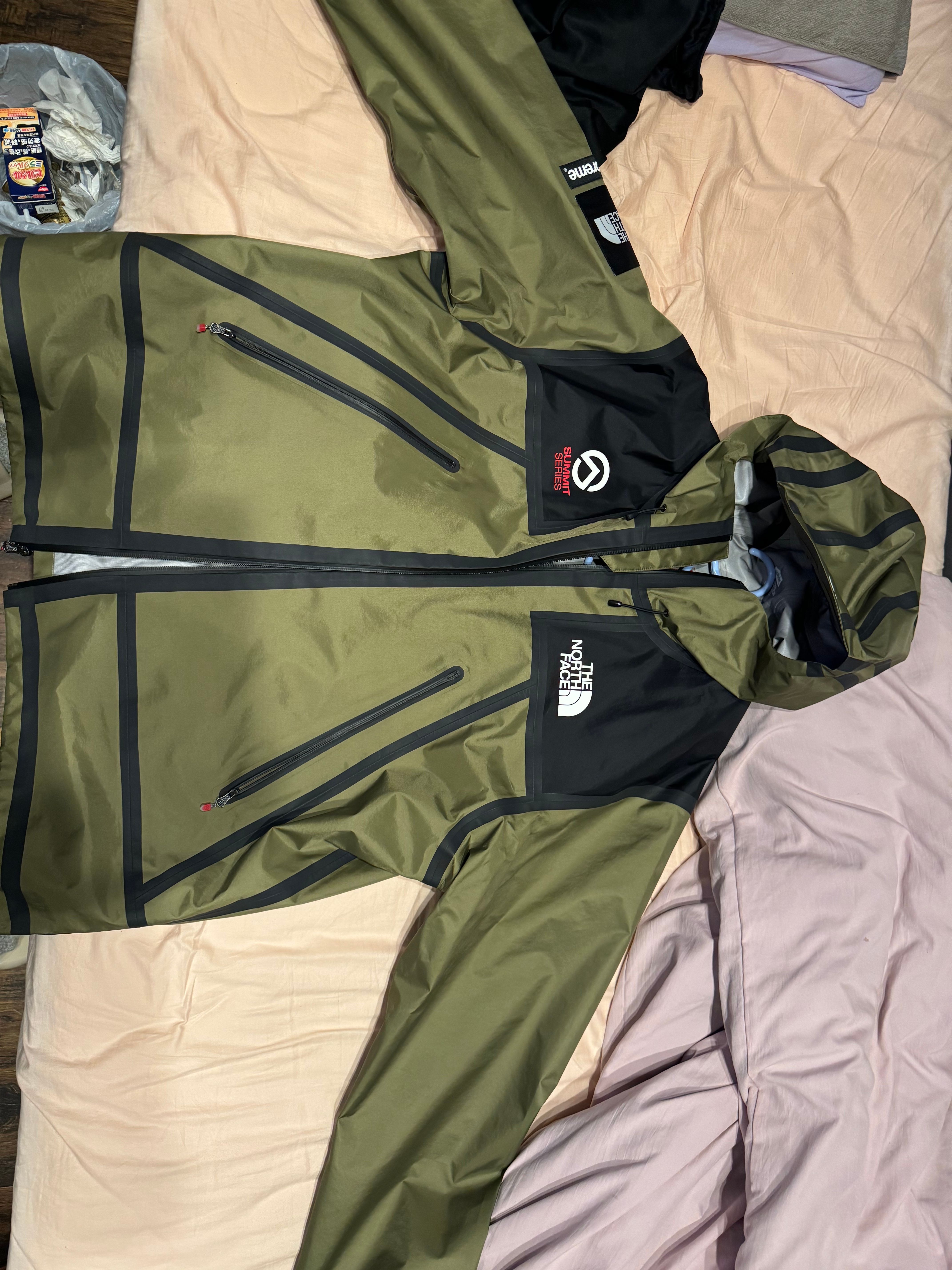 Supreme x The North Face Summit Series Outer Tape Seam Shell Jacket "Olive"