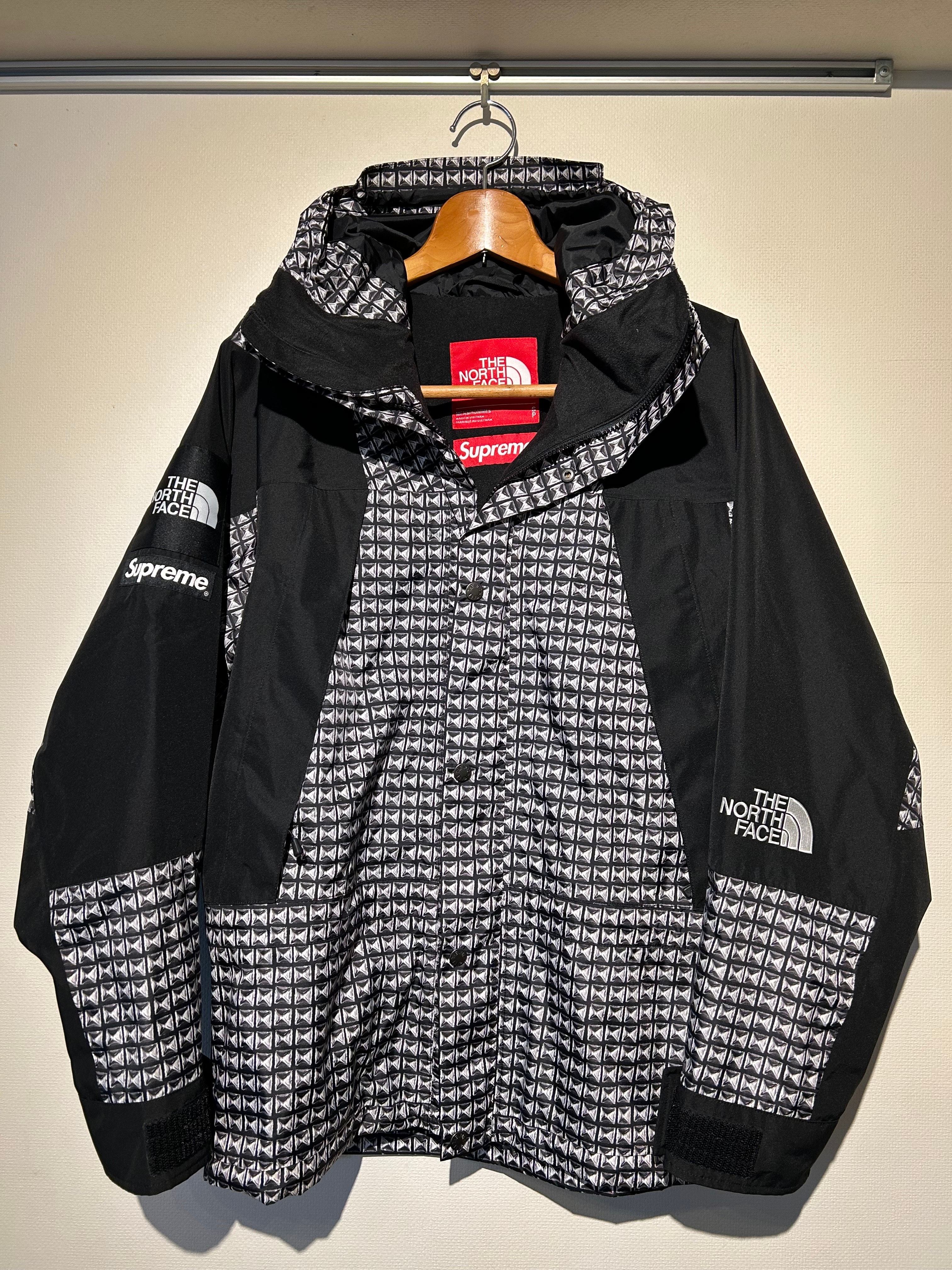 シュプリーム ザノースフェイス スタッズ マウンテン ライト ジャケット "ブラック"