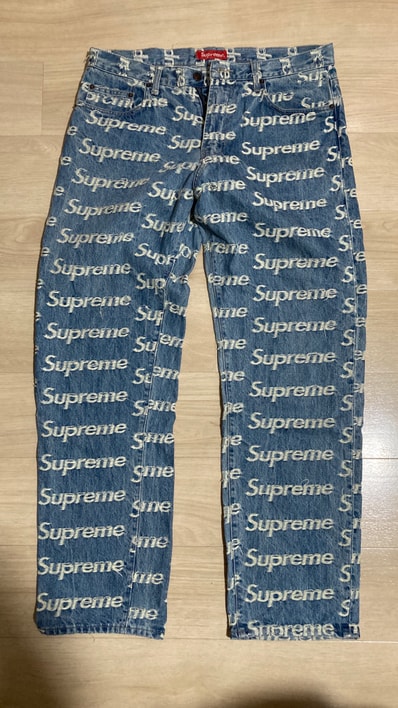 Supreme Frayed Logos Regular Jean "Blue"