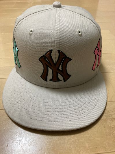 Supreme / New York Yankees Kanji New Era "Tan"