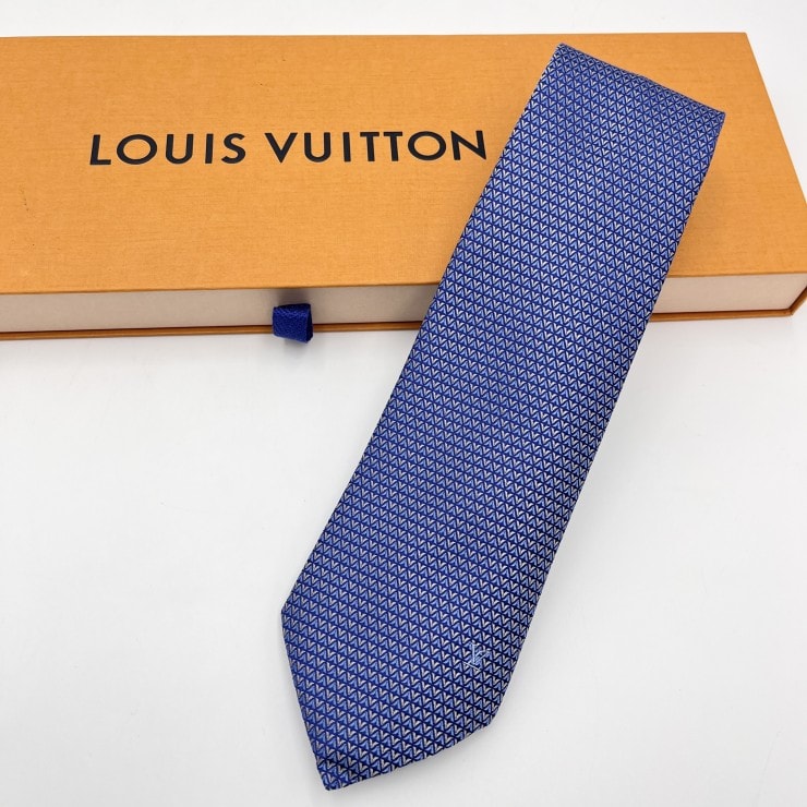 LOUIS VUITTON(ルイヴィトン)クラヴァット・ダイヤモンドV ネクタイ ブルー シルク100% ロゴ 刺繍 M71200 【中古】