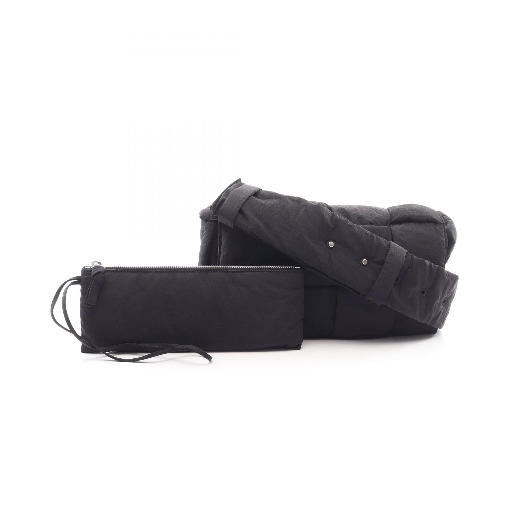 ボッテガヴェネタ BOTTEGA VENETA PADDED TECH CASSETTE パデッド テック カセット ショルダーバッグ バッグ ナイロン メンズ ブラック系 628951 【中古】