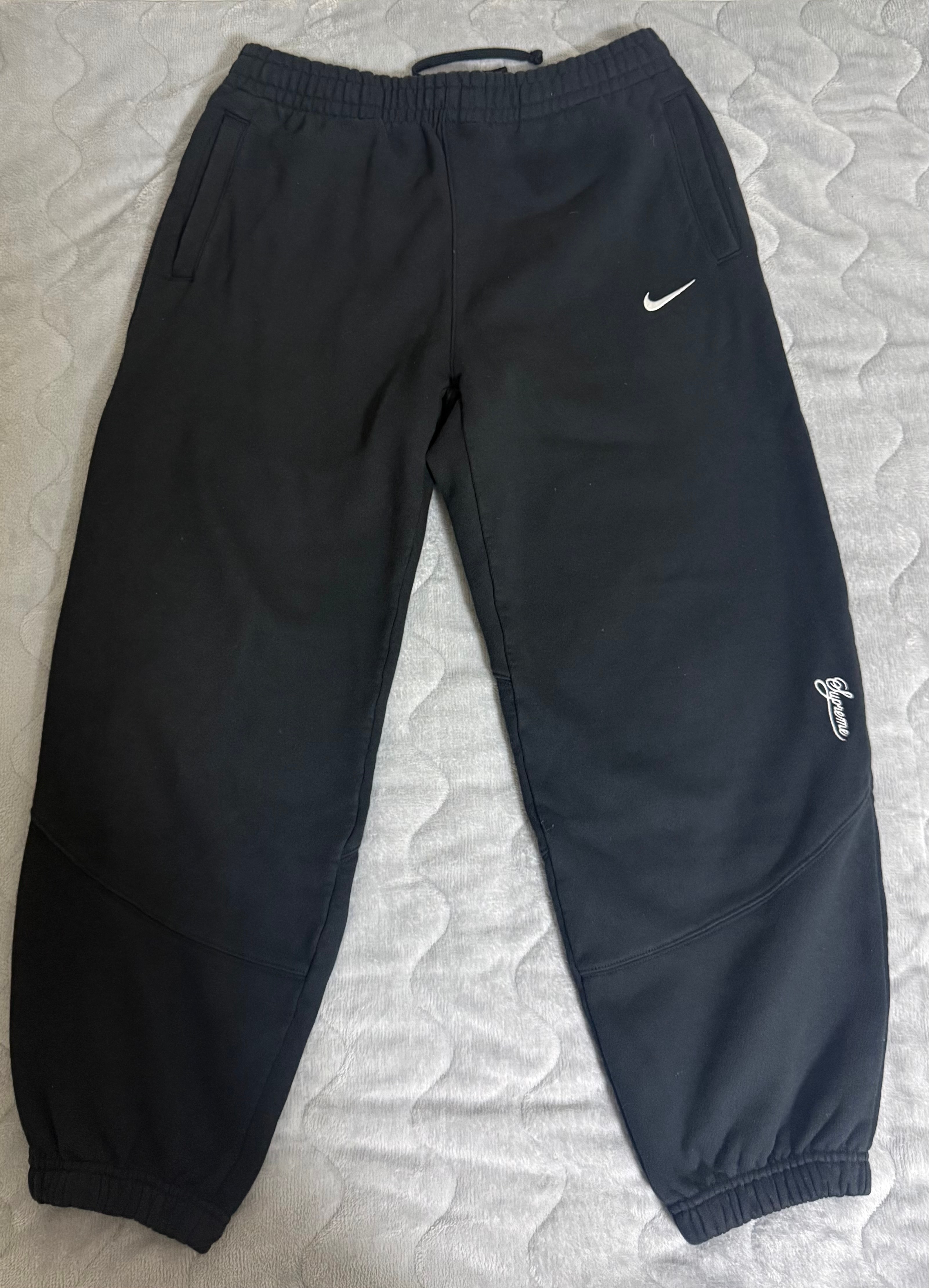 シュプリーム x ナイキ スウェットパンツ "ブラック" HF9630-010