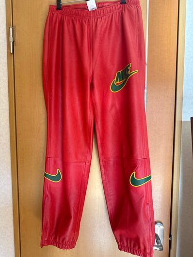 Supreme / Nike® Leather Warm Up Pant "Red"