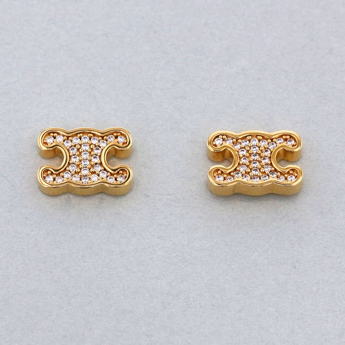 【値下げ】CELINE セリーヌ トリオンフ ラインストーン  スタッズ ピアス ピアス 461EZ6BZI 35OR GP  レディース【中古】