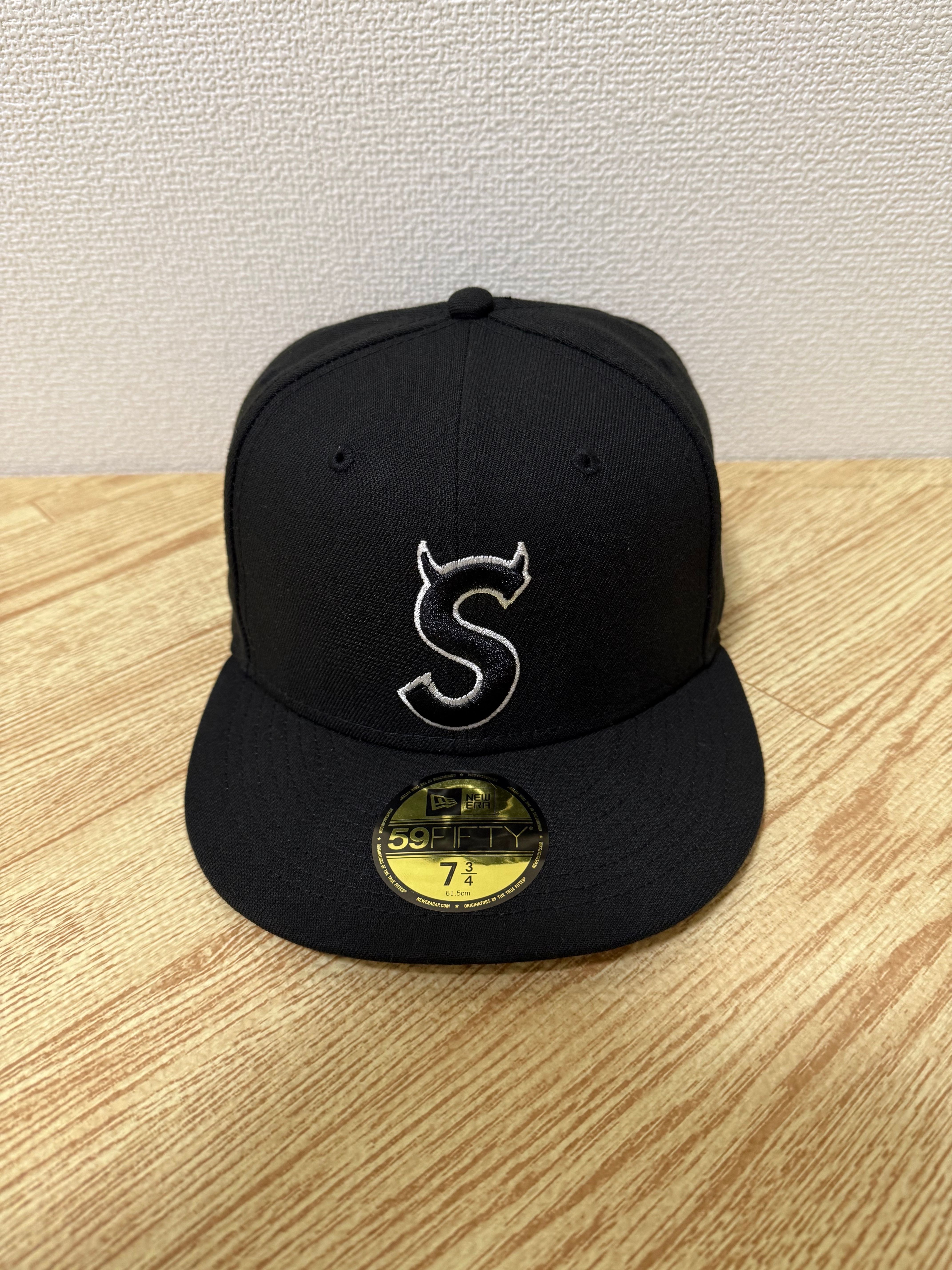Supreme S Logo New Era "Black" (22FW)