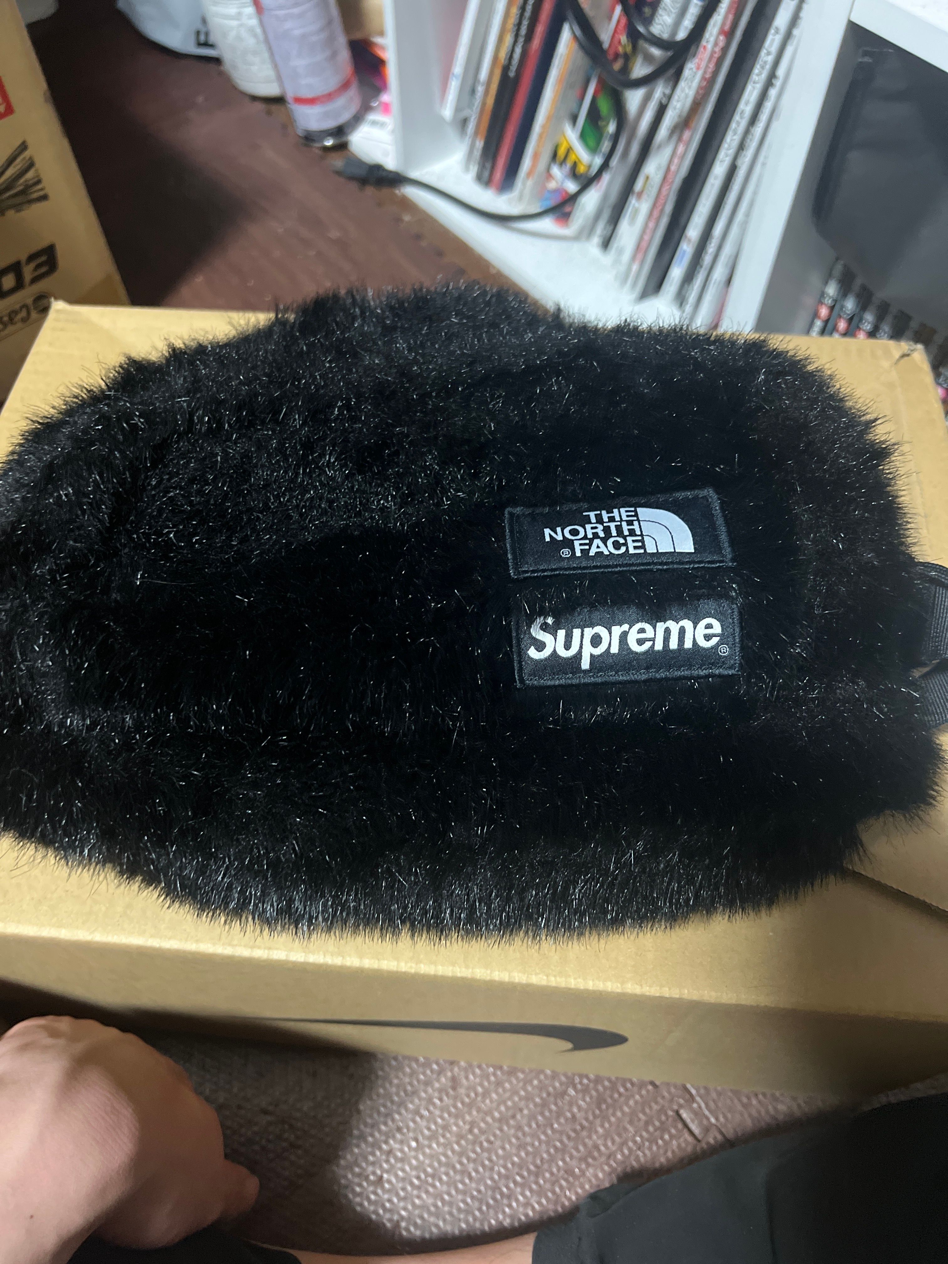 Supreme x The North Face Faux Fur Waist Bag "Black" NM82093I / NF0A5G87