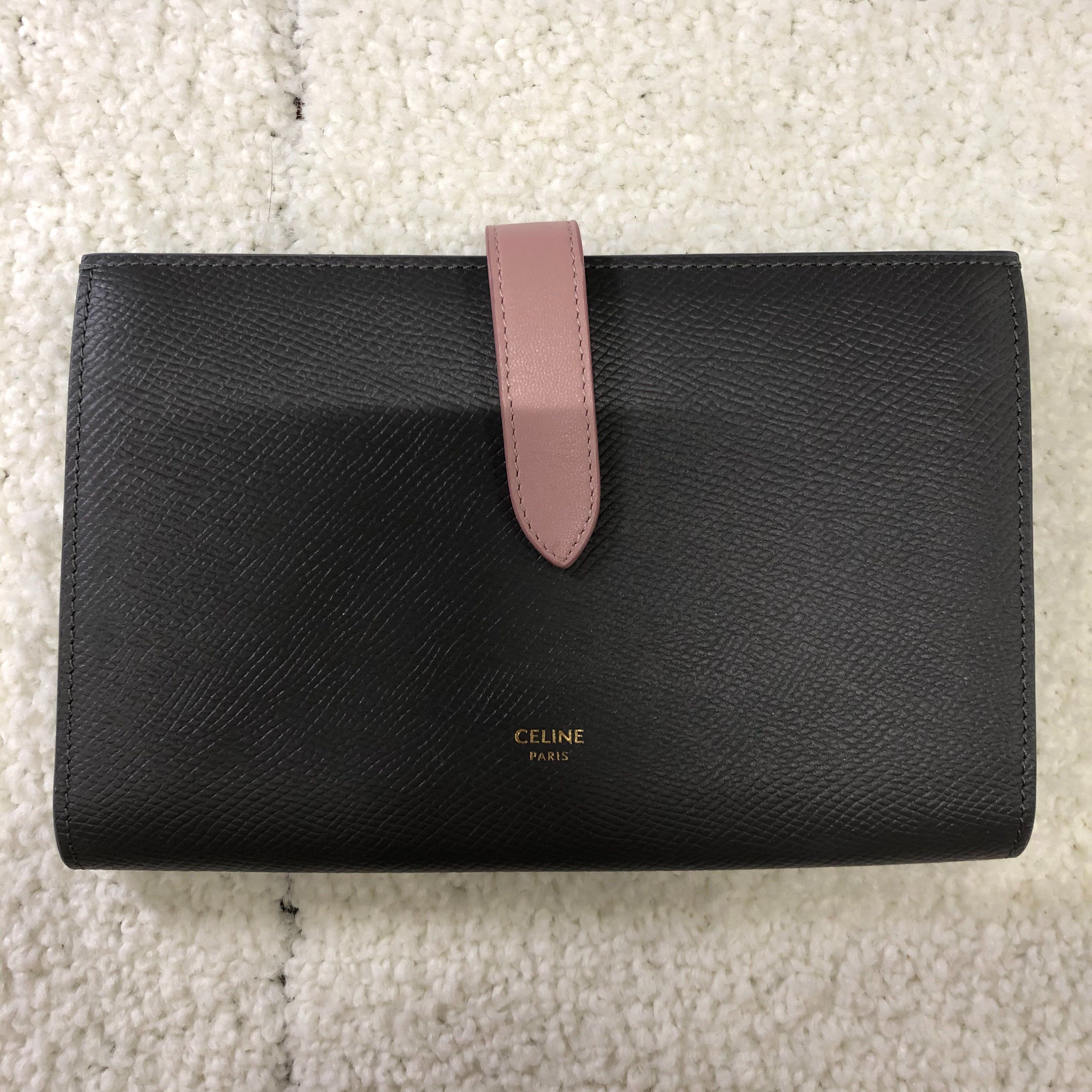 セリーヌ ラージストラップ 長財布