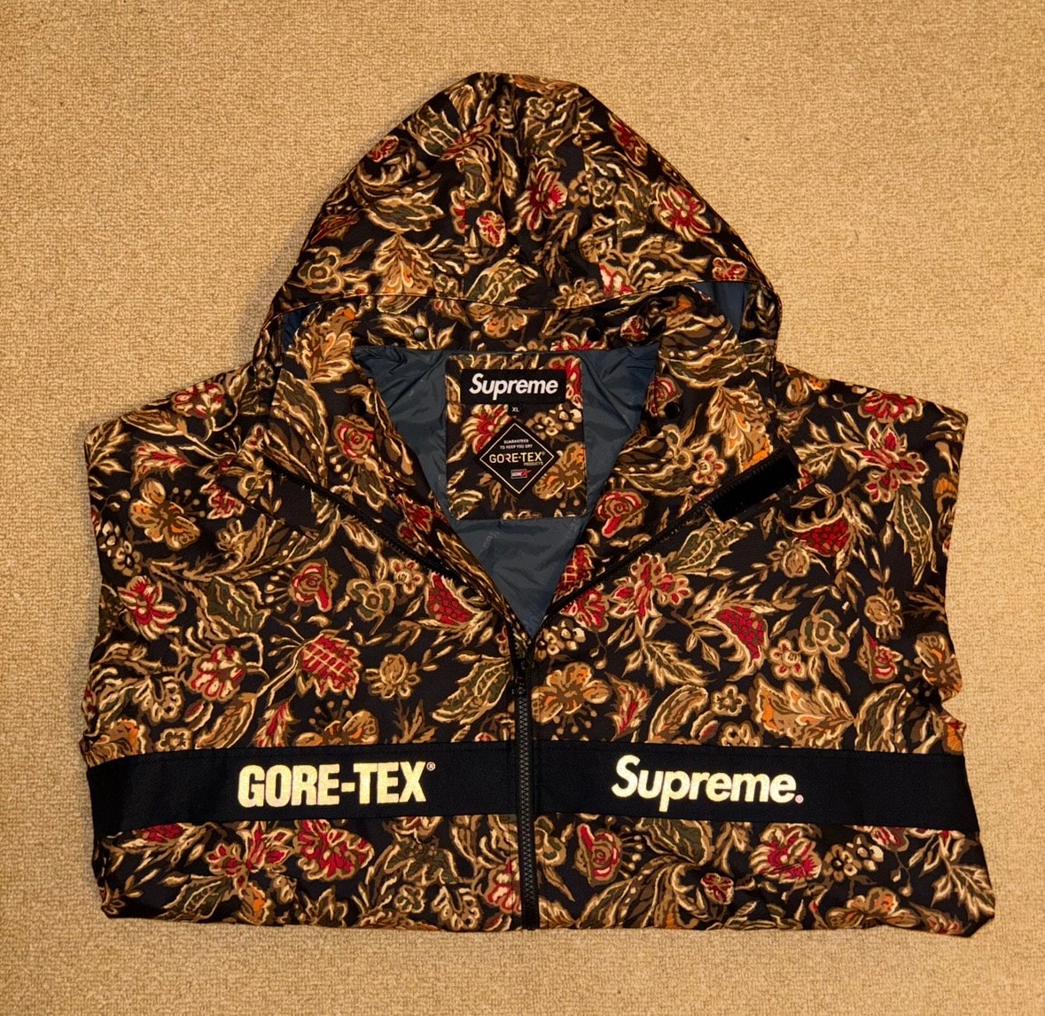 Supreme GORE-TEX Court Jacket 
