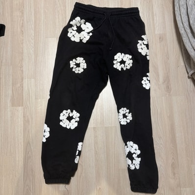 DENIM TEARS Cotton Wreath Sweatpants "Black"