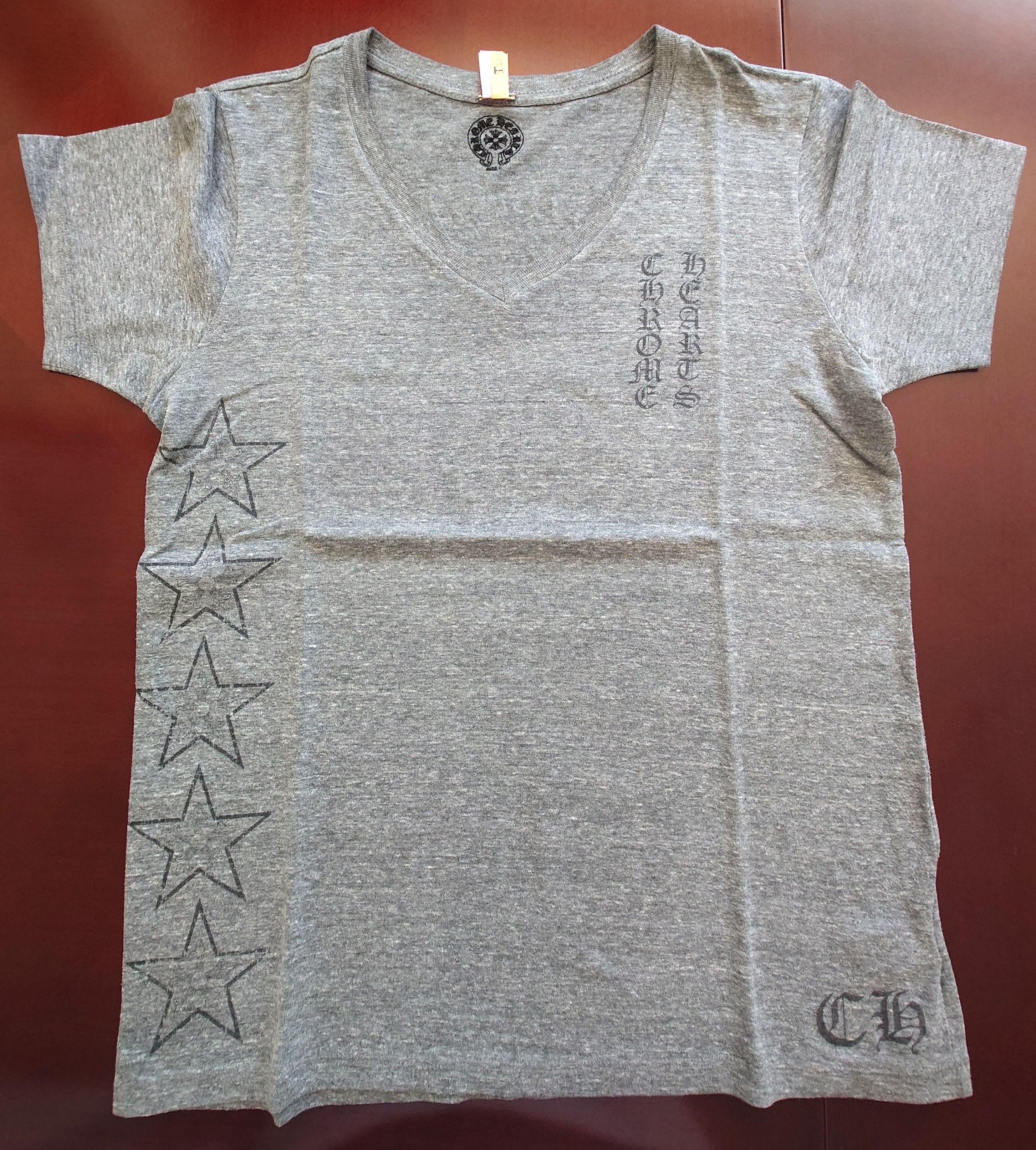 CHROME HEARTS 5ポイントスター バックプリント VネックTシャツ L グレークロムハーツを語るうえで欠かせない、5ポイントスター & バックプリントの名作。