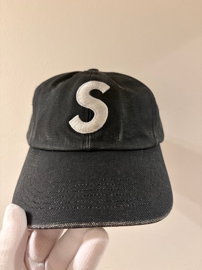 Supreme Pigment Canvas S Logo 6-Panel "Black"