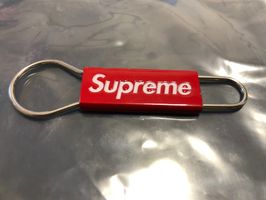 特売品 - supreme シュプリーム クリップ キーチェーン シルバー - 新