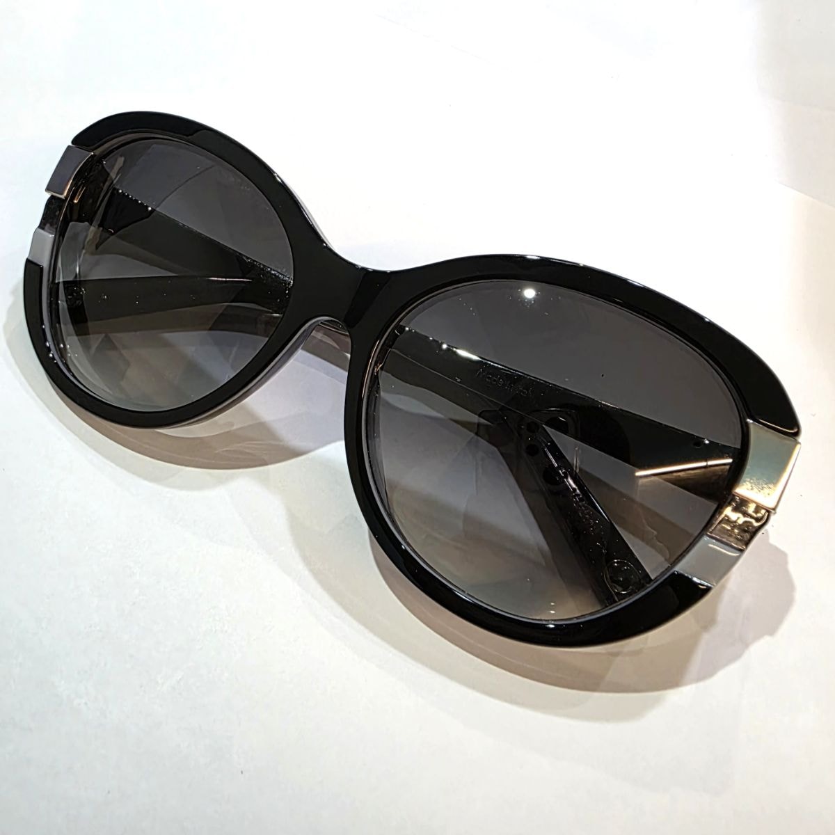 LOUIS VUITTON ルイ・ヴィトン  プティ スプソン キャットアイ アイウェア ブラック シルバー サングラス Z0489E  レディース【中古】