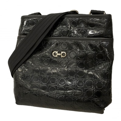 ★SALE【6db0828】サルヴァトーレフェラガモ ショルダーバッグ ガンチーニ エナメル ブラック シルバー金具【中古】レディース