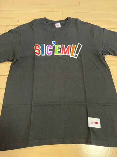 Supreme x WTAPS Sic'em! Tee "Black"
