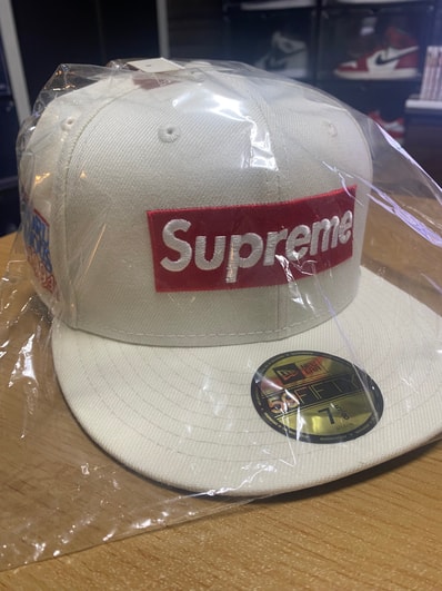 Supreme World Famous Box Logo New Era® "White"