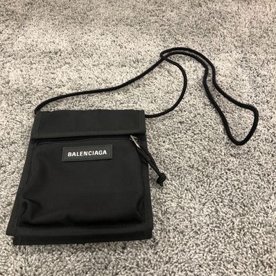 バレンシアガ エクスプローラー ミニポーチ