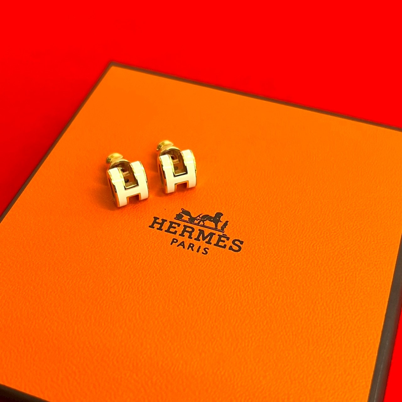 HERMES エルメス ミニ ポップアッシュ GP ピアス ホワイト
 68255